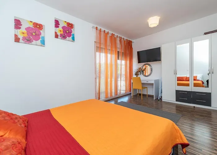 Antonio Apartman *