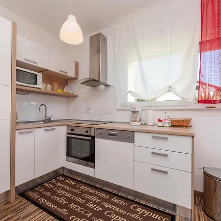 Antonio Apartman *